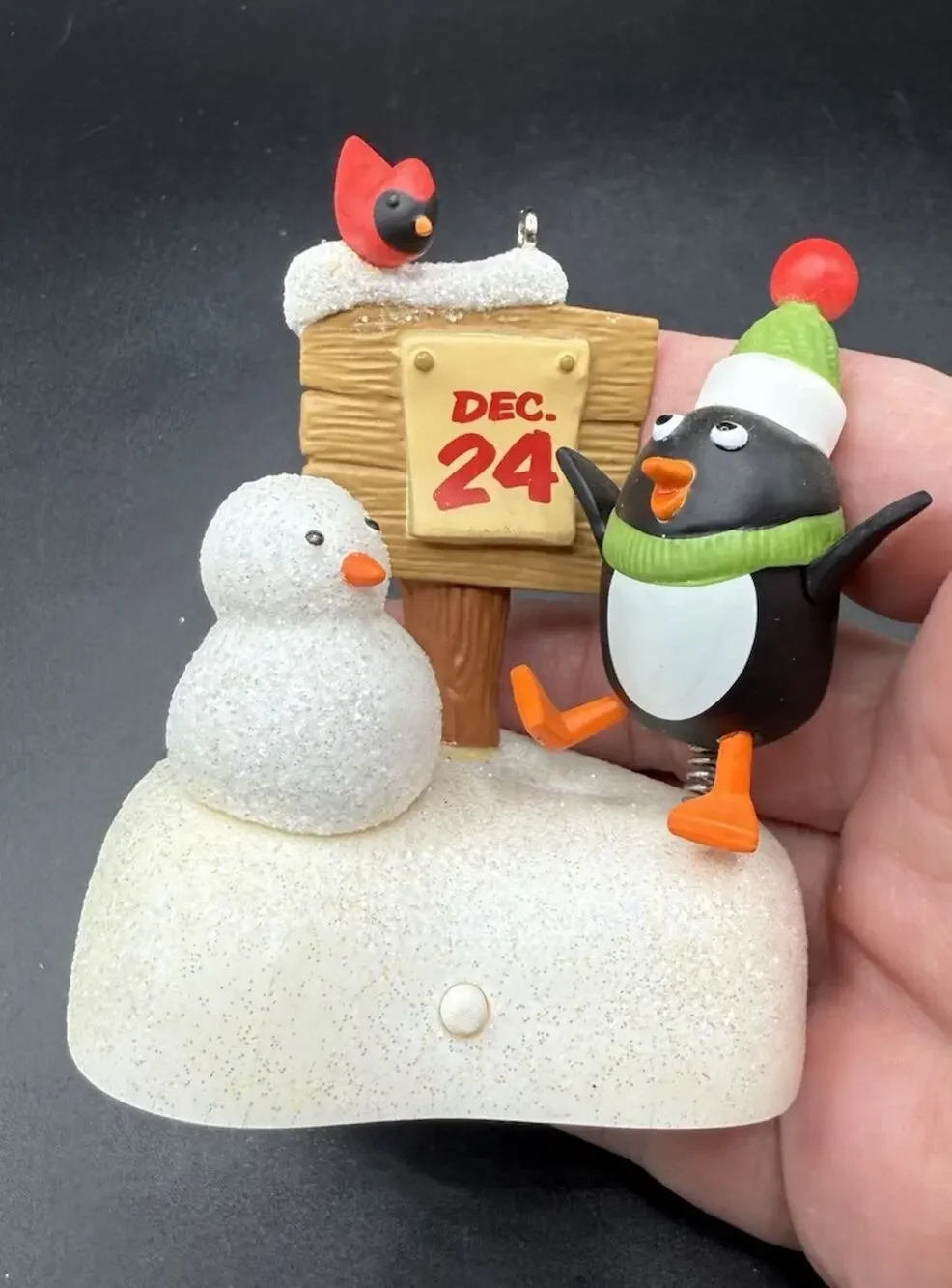 Christmas Chilly Fishy Fun Hallmark Ornament QXG7127 No Box Works! Lo16